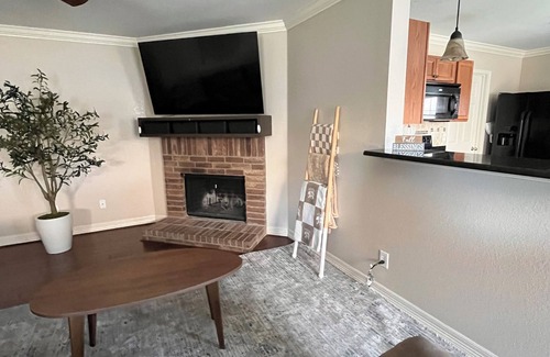 Burleson House | Charming 3-bedroom house in peaceful Burleson with AC, WiFi