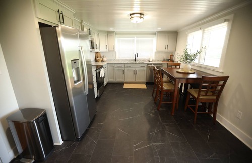Castalia House | Charming 3-bedroom house in delightful Castalia with WiFi, AC