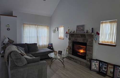 Sybertsville House | Charming 3-bedroom house MUST BE A LAND OWNER IN EAGLE ROCK RESORT