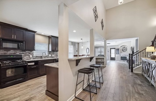 Kingwood House | Charming 3-bedroom house with WiFi, AC in enjoyable Houston with Pool