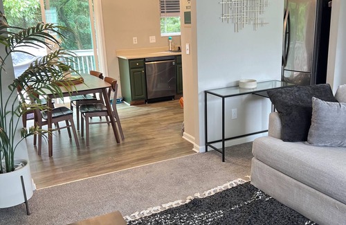 Erlanger House | Charming 3-bedroom house in Elsmere with full basement
