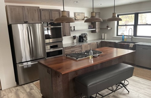 Lincoln House | Charming 3-bedroom house with AC and WiFi in Lincoln