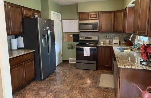 Lincoln House | Charming 3 Bedroom House Conveniently Located in Central Lincoln