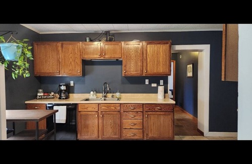 Sturgis House | Charming 3-bedroom house in a country setting with WiFi