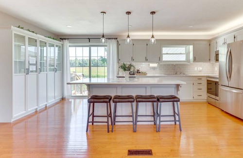 Wooster House | Charming 3-bedroom house in Wooster with TV & WiFi