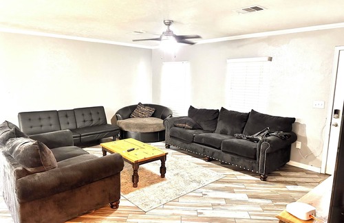 Borger House | Charming 3-bedroom house with AC, WiFi in quaint Borger
