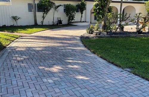 Ives Estates House | Charming 3-bedroom house in fabulous Miami with AC, WiFi