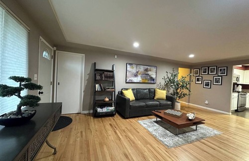 South End House | Charming 3-Bedroom House Rental in Tacoma, WA - Cozy Comfort, Convenient Living