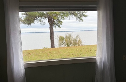Eutawville House | Charming 3-bedroom house in Vance with WiFi and beautiful lake view