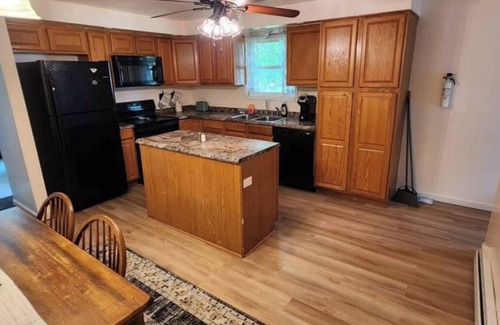 Vestal House | Charming 3-bedroom house in Vestal with WiFi
