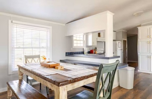 Wheatland House | Charming 3-bedroom house with WiFi and AC in wonderful Yukon