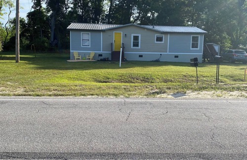 Ruffin House | Charming 3-bedroom mobile home with WiFi and AC in Walterboro