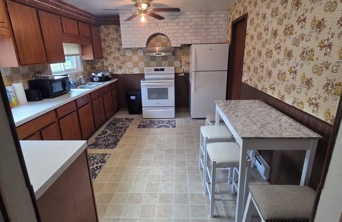 Massena House | Charming 3-bedroom ranch style in a quiet school zone, with WiFi