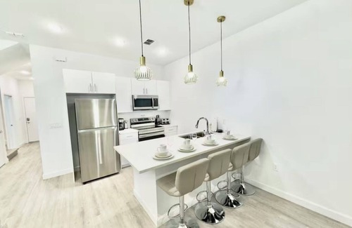 Reunion House | Charming 3-bedroom townhome near Disney with hot tub