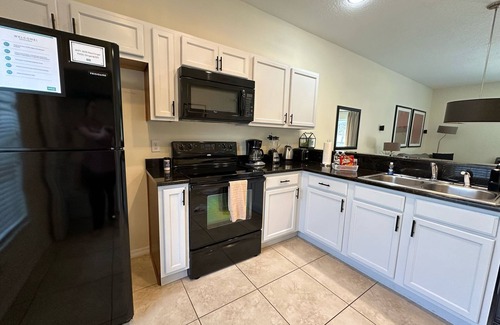 Sunset Lakes House | Charming 3-bedroom townhome in Kissimmee Hot Tub free
