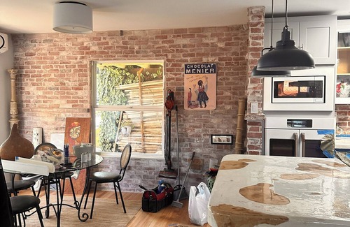 Del Rey Oaks House | Charming 3-bedroom in Del Rey Oaks with AC, WiFi hot tub & all the hot comforts