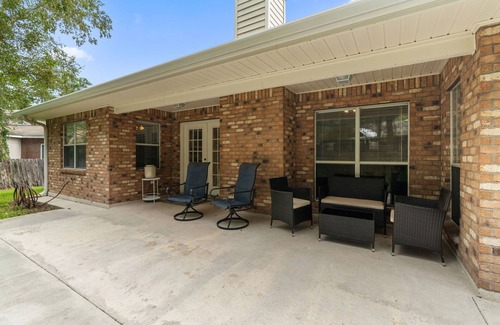 Diamondhead House | Charming 3-bedroom and 2 full bath house near golf course in Diamondhead, pools