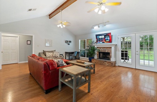 Diamondhead House | Charming 3-bedroom and 2 full bath house near golf course in Diamondhead, pools