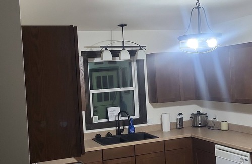 New Hampton House | Charming 3-bedroom house with WiFi, AC in peaceful New Hampton