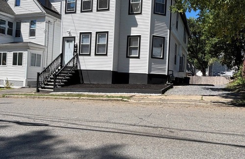 Stockade Historic District Apartment | Charming 3-bedroom apartment in superb Schenectady with AC