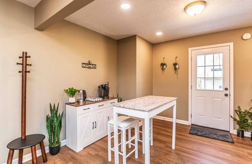 Covington House | Charming 3-BR Retreat, Hot Tub, EV, close to Blue Oval City