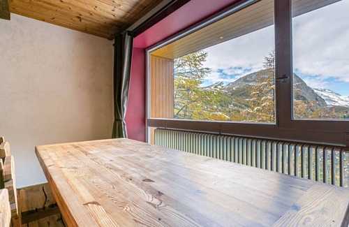 Le Cret Apartment | Charming 3-Room Apartment with WiFi, Ski Shuttle Access, Mountain Views