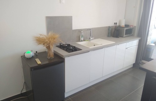 Saint-Savournin Apartment | Charming 30m2 loft studio with new terrace and swimming pool