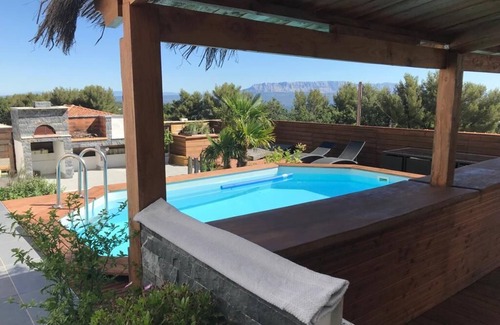 Saint-Savournin Apartment | Charming 30m2 loft studio with new terrace and swimming pool