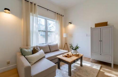 Grand Bend House | Charming 3BR Beach House with BBQ in Grand Bend