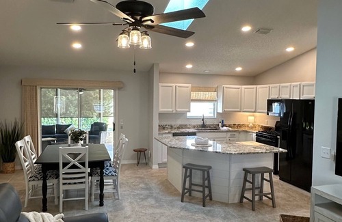 Springdale House | Charming 3BR Oasis with Lanai