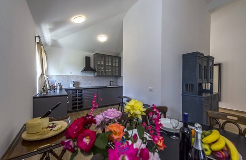 Farini Villa | Charming 3BR Villa Oasis for 6 with private heatable pool