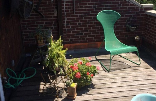 Society Hill Apartment | Charming 3rd Flr Bedroom with Private Bath & Roof-Deck & Parking