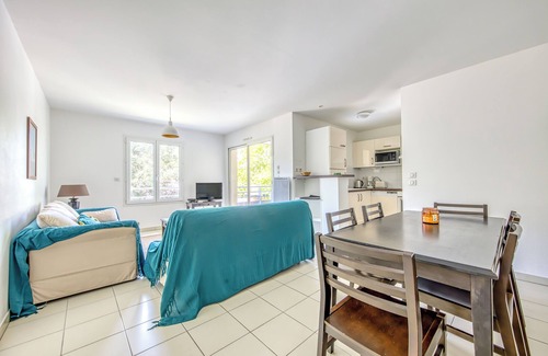 Soulac-sur-Mer Apartment | Charming 4-6 pers house with pool, terrace, and beaches 1.2 km away in Soulac-sur-Mer