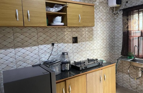 Owerri House | Charming 4-bedroom bungalow with AC and WiFi in peaceful Owerri. Solar ÷ Nepa