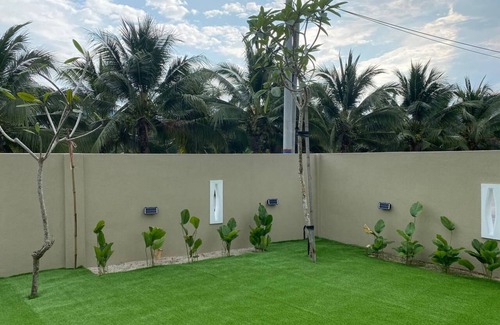 Lumut House | Charming 4-bedroom bungalow with private pool in beautiful coastal town Lumut