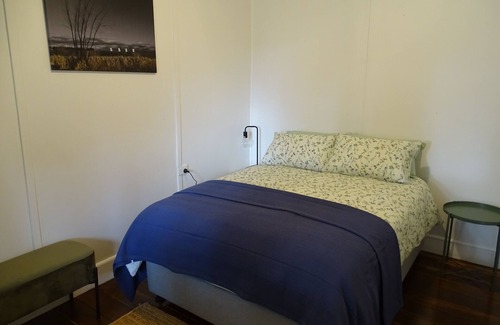 Braidwood House | Charming 4 bedroom house, beautiful large private garden