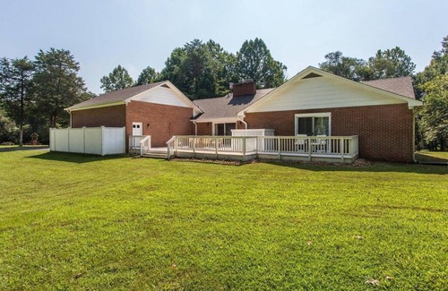 Lakeview House | Charming 4 bedroom house in 5 acre lovely Catharpin
