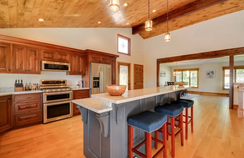 Rimrock House | Charming 4-bedroom Home in Quiet Neighborhood with Deck!