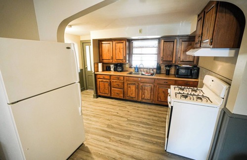 Waconia House | Charming 4-bedroom house with AC and WiFi in serene Waconia