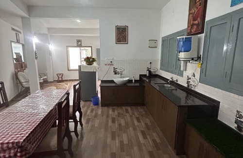 Kumily House | Charming 4-bedroom house with AC, WiFi in pleasant Kumily