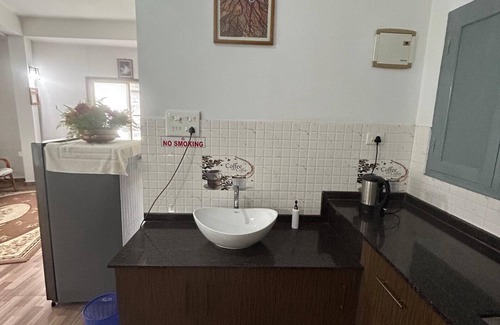 Kumily House | Charming 4-bedroom house with AC, WiFi in pleasant Kumily