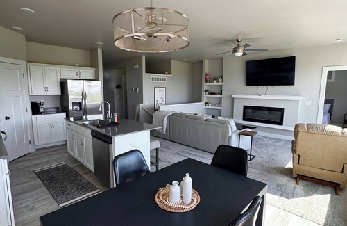 Ankeny House | Charming 4-bedroom house in Ankeny with AC