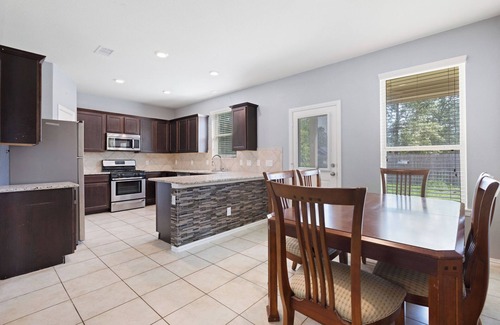 Crosby House | Charming 4-bedroom house with WiFi and AC in peaceful Crosby