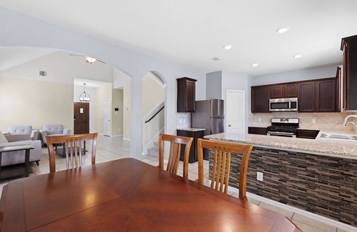 Crosby House | Charming 4-bedroom house with WiFi and AC in peaceful Crosby