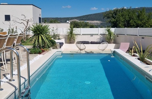 Ston Villa | Charming 4-bedroom villa with AC, WiFi in lovely Duba Stonska