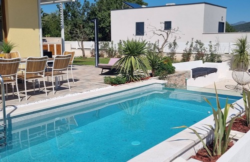 Ston Villa | Charming 4-bedroom villa with AC, WiFi in lovely Duba Stonska
