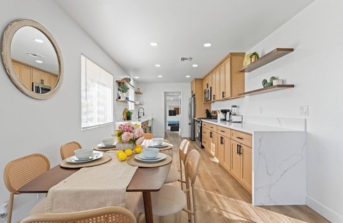 Redlands House | Charming 4-bedroom Pool House in Best Location in Redlands