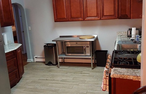 Pearl River House | Charming 4-bedroom house with AC and WiFi 30 minute drive to New York City