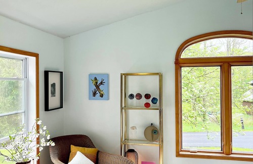 Highland Villa | Charming 4-bedroom villa with Art, Sauna, Cold Plunge and Yoga in New Paltz