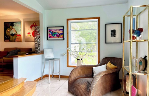 Highland Villa | Charming 4-bedroom villa with Art, Sauna, Cold Plunge and Yoga in New Paltz